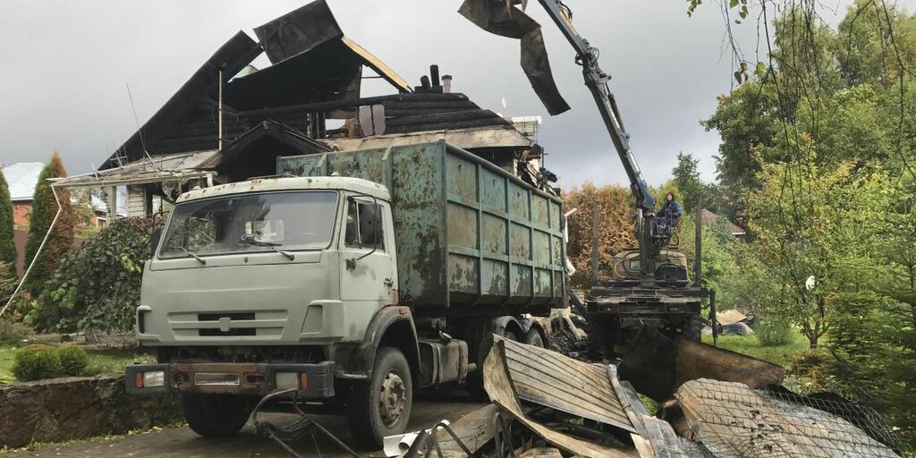 Вывоз мусора после пожара с утилизацией в Белгороде в октябре