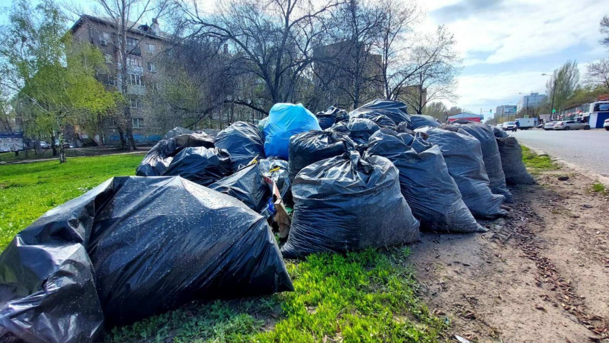 Вывоз и утилизация мусора после субботника в Белгороде в октябре