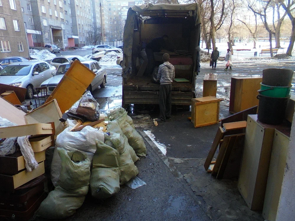 Вывоз мусора из подвала с утилизацией в Белгороде в октябре